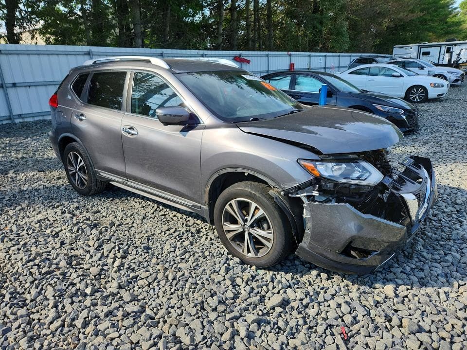 2017 NISSAN ROGUE SL 4