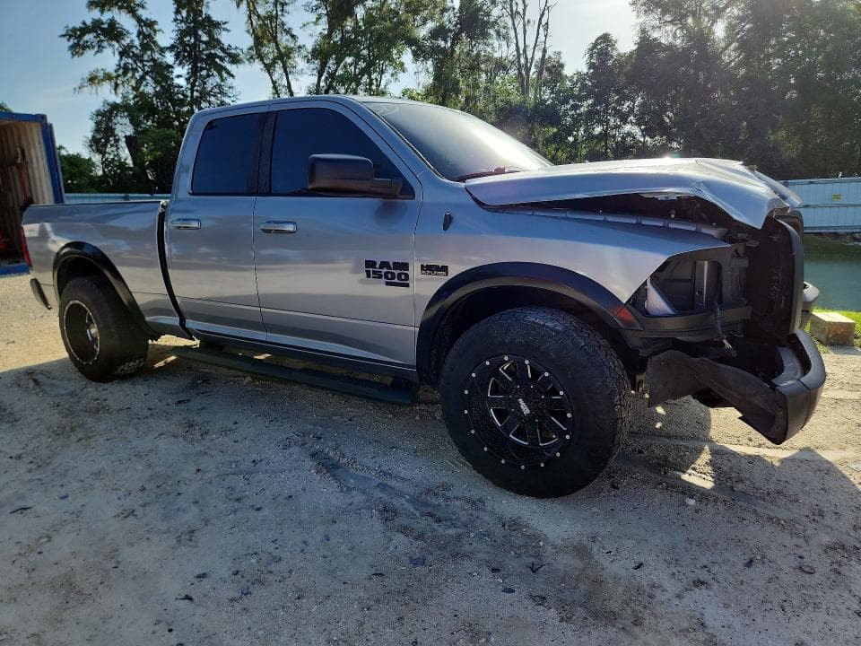 2019 RAM 1500 CLASSIC SLT 4