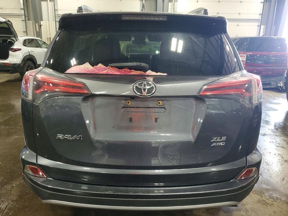 2018 TOYOTA RAV4 XLE 6