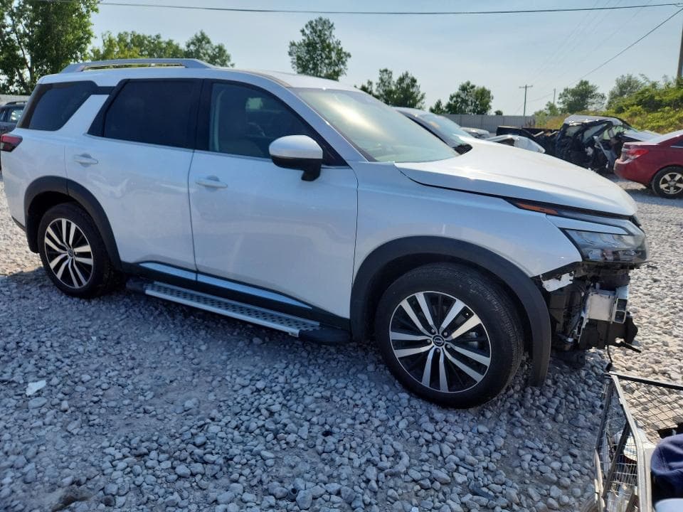 2025 NISSAN PATHFINDER PLATINUM 4