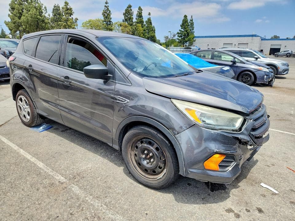 2017 FORD ESCAPE S 4