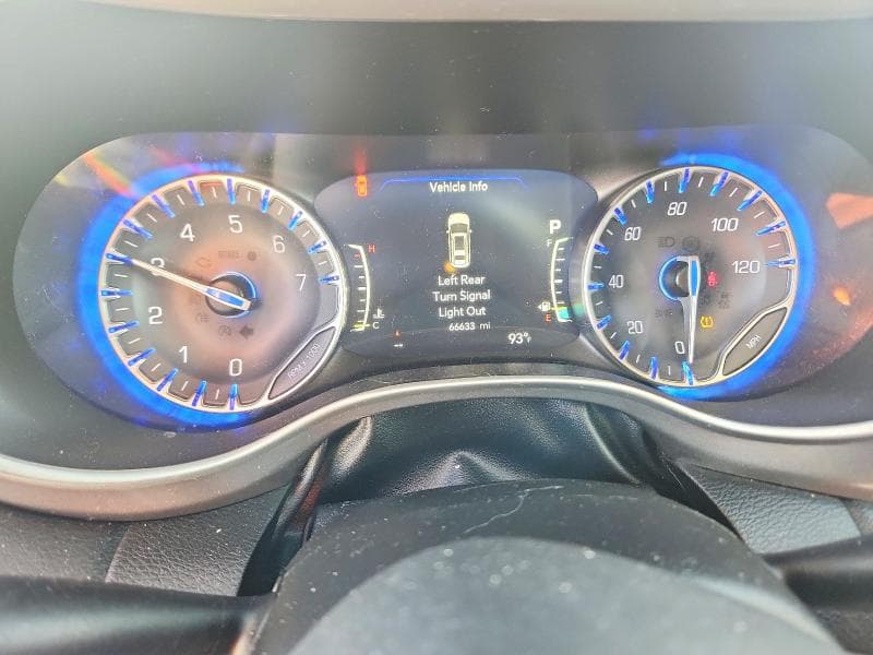 2023 CHRYSLER PACIFICA 9
