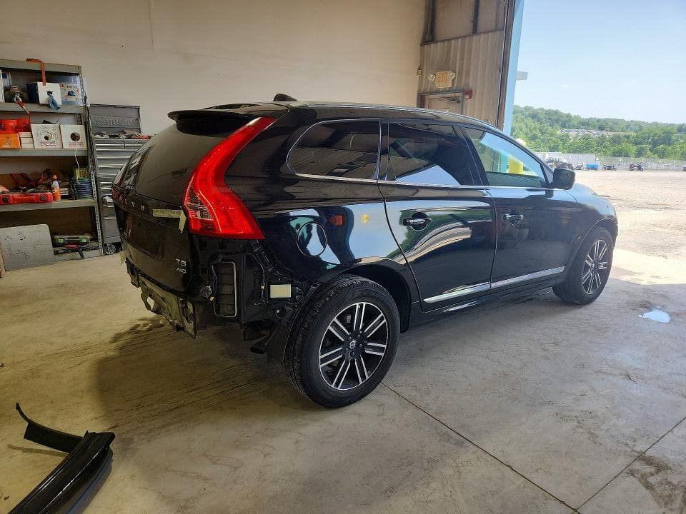 2017 VOLVO XC60 T5 DYNAMIC 3