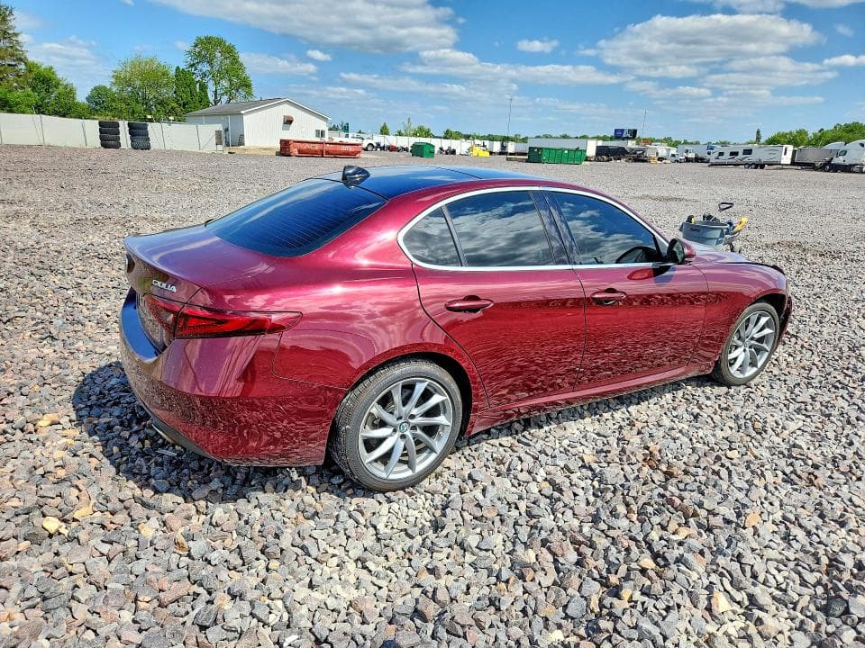 2017 ALFA ROMEO GIULIA Q4 3