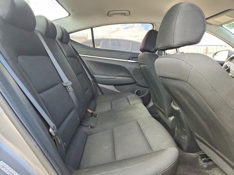 2020 HYUNDAI ELANTRA SE 10