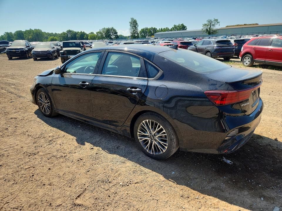 2023 KIA FORTE GT LINE 2