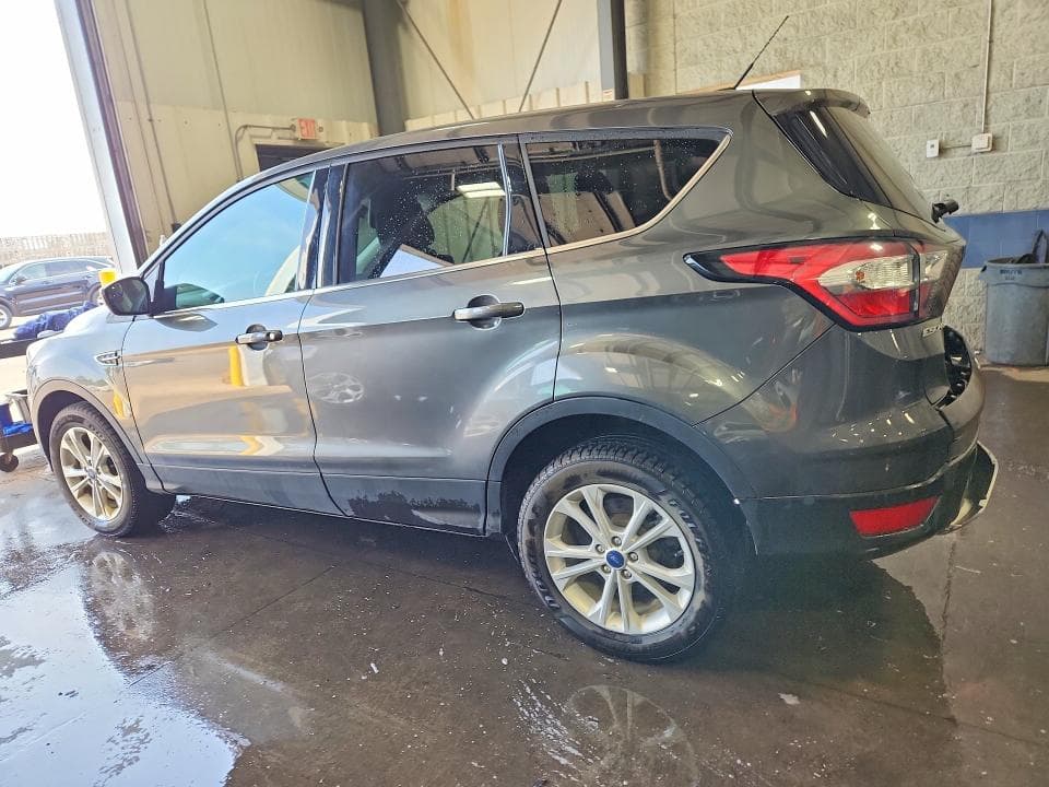 2017 FORD ESCAPE SE 2