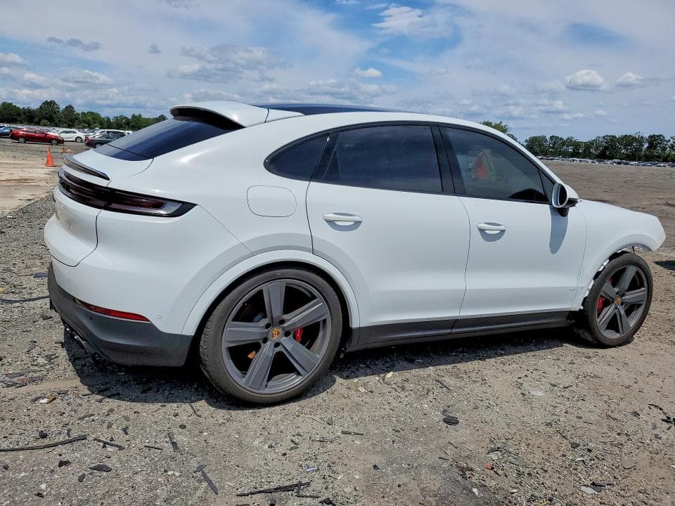 2024 PORSCHE CAYENNE S COUPE 3