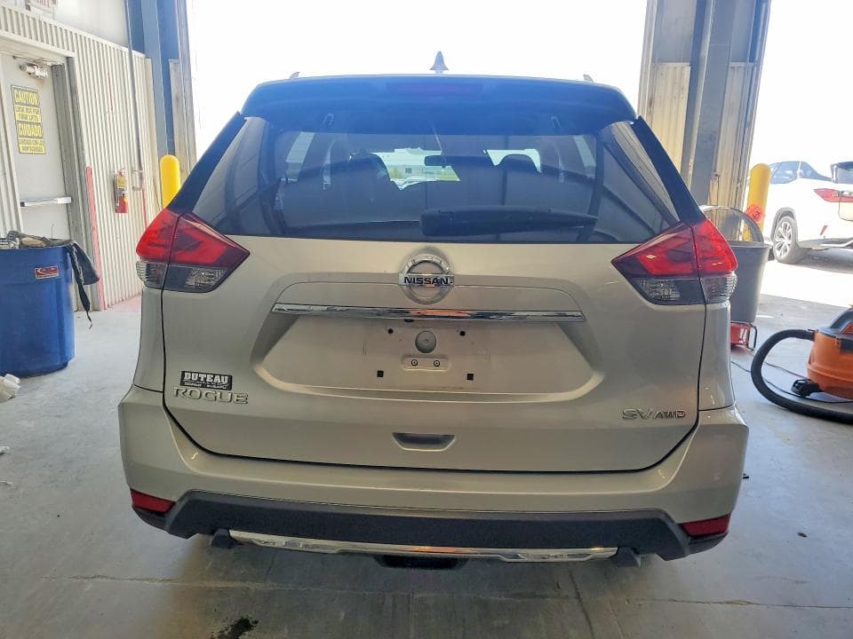 2017 NISSAN ROGUE SV 6