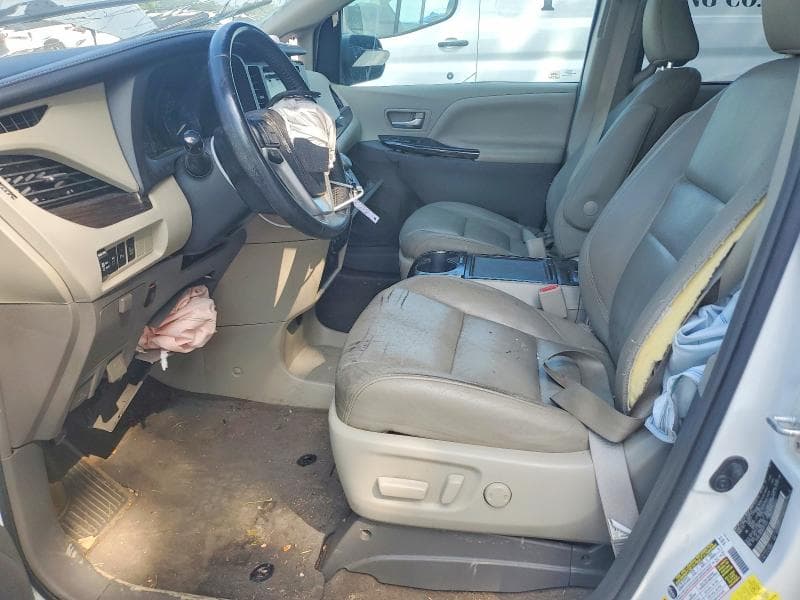 2017 TOYOTA SIENNA XLE 7-PASSENGER 7