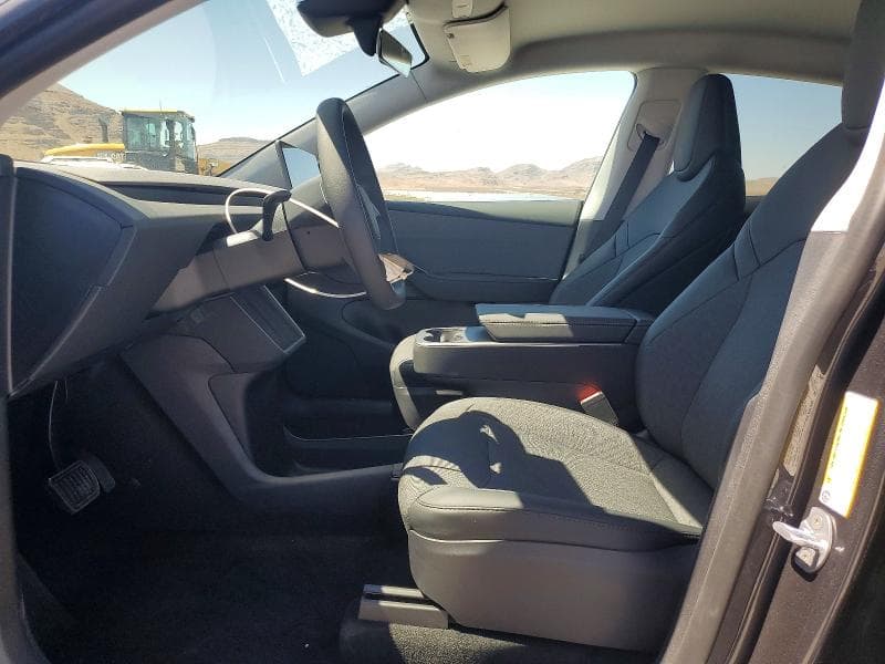 2026 TESLA MODEL Y 7