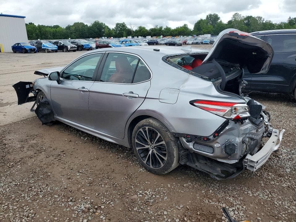 2019 TOYOTA CAMRY SE 2