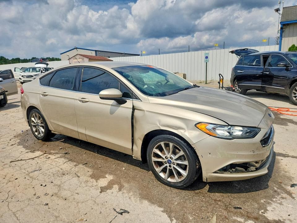 2017 FORD FUSION SE 4