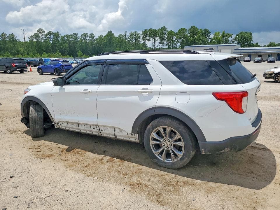 2022 FORD EXPLORER XLT 2