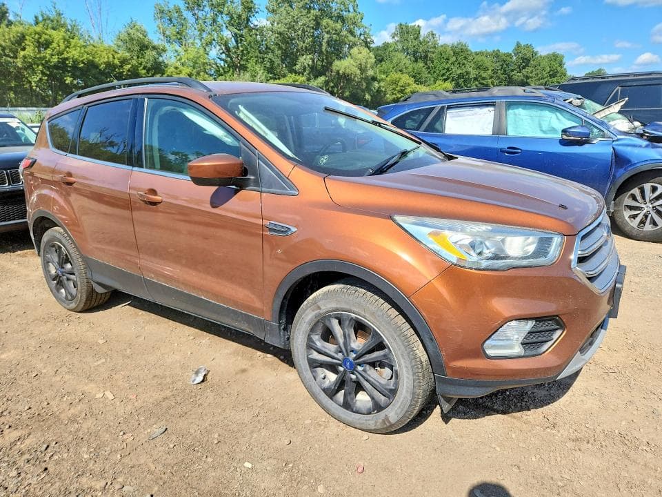 2017 FORD ESCAPE SE 4