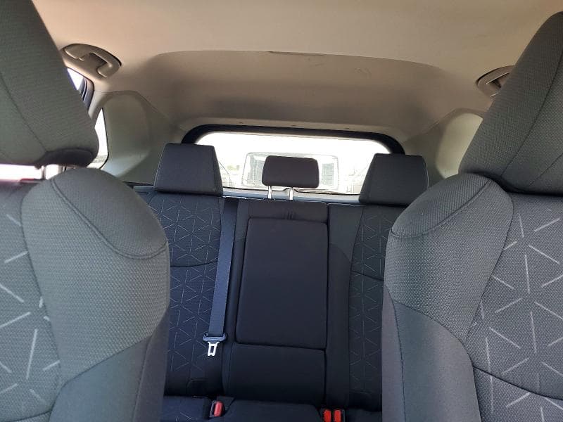 2024 TOYOTA RAV4 XLE 10