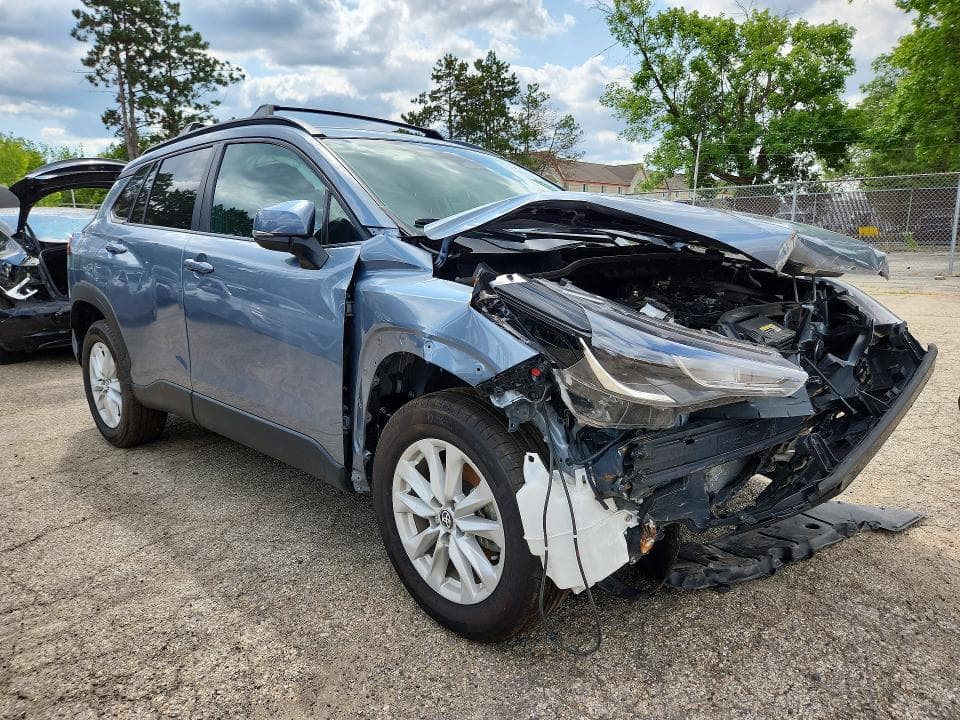 2024 TOYOTA COROLLA CROSS LE 4