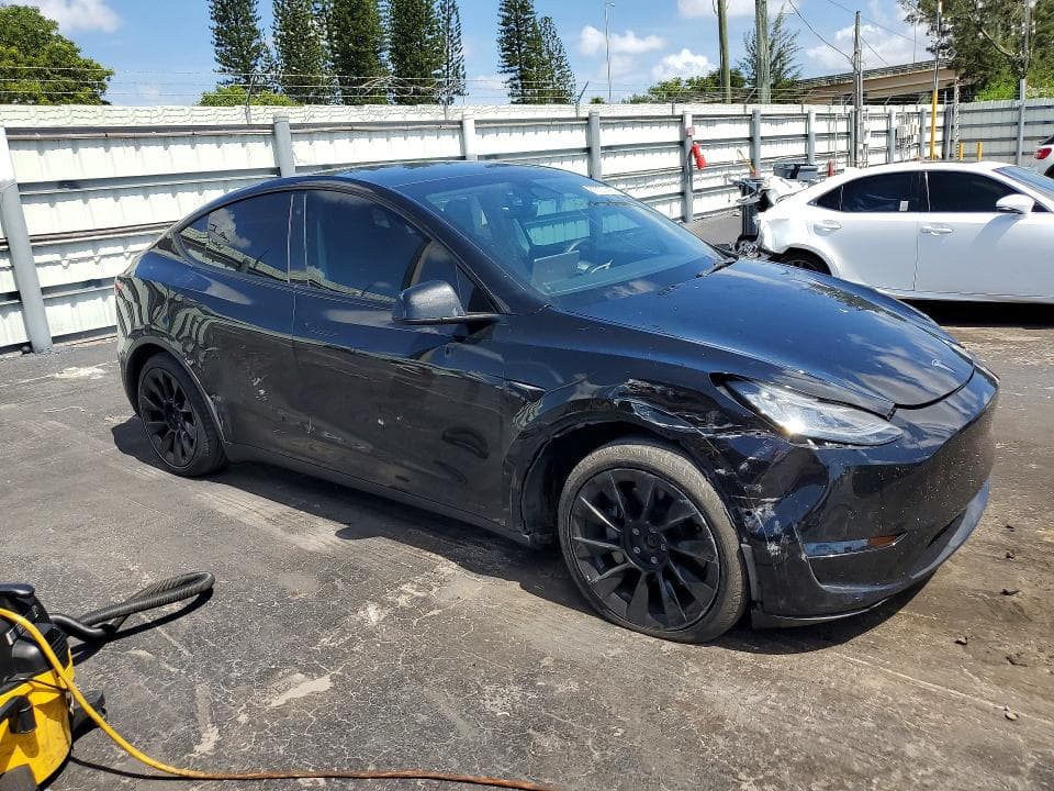 2022 TESLA MODEL Y 4