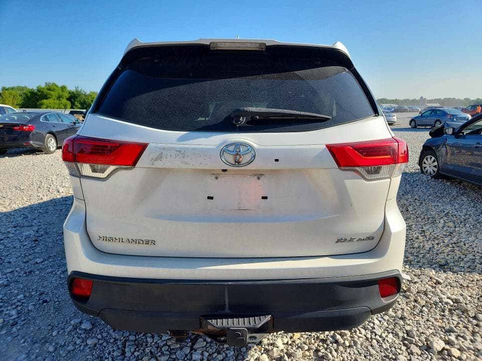 2019 TOYOTA HIGHLANDER XLE 6