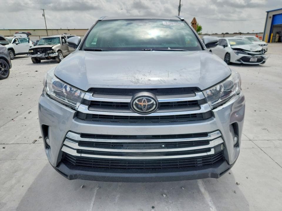 2017 TOYOTA HIGHLANDER LIMITED 5