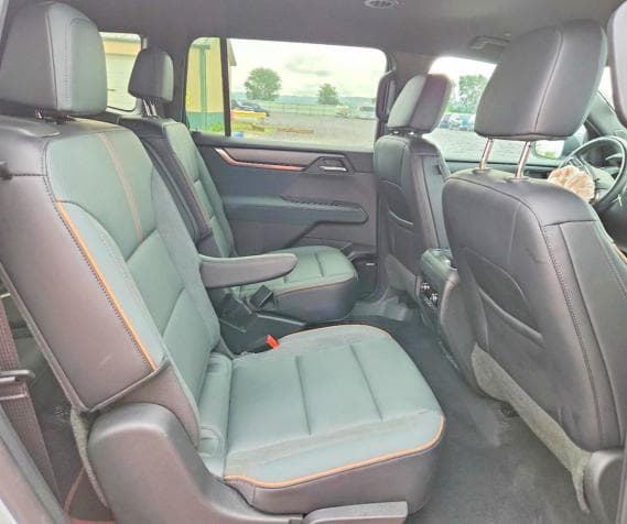 2024 GMC ACADIA AT4 10