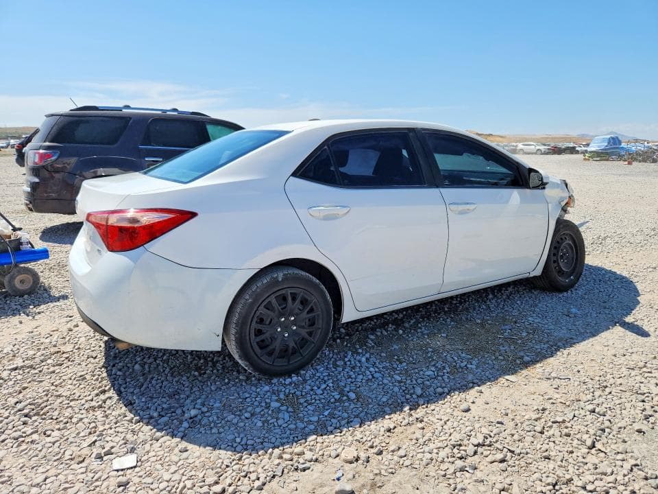 2017 TOYOTA COROLLA LE 3