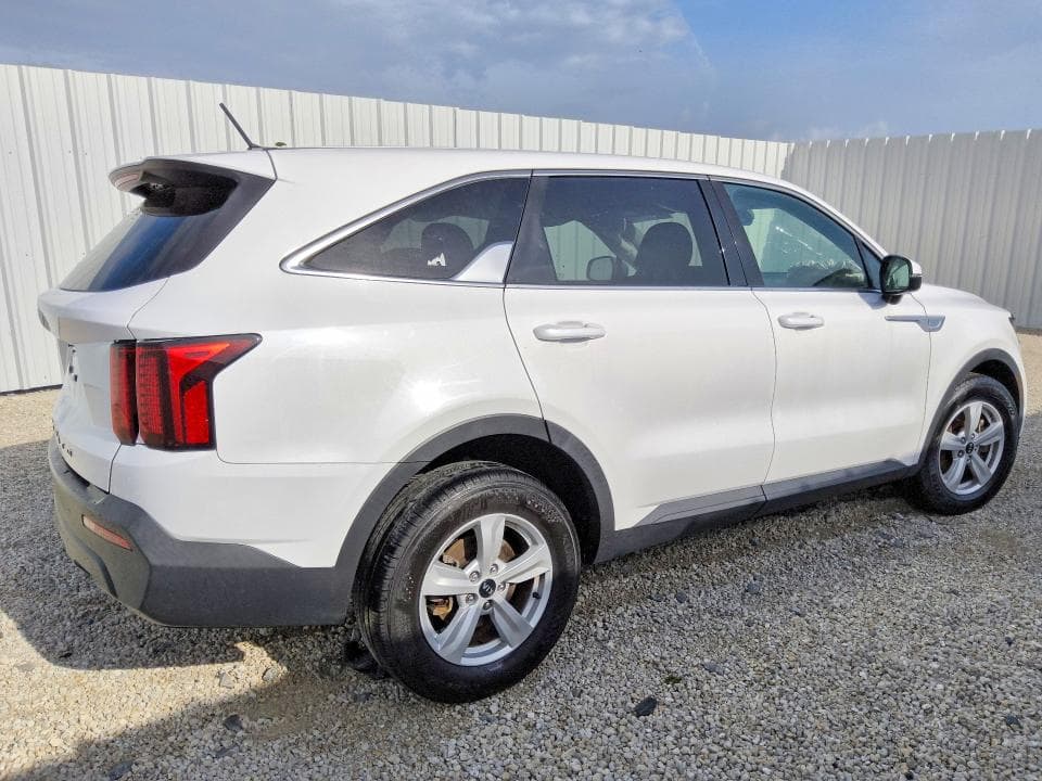 2021 KIA SORENTO LX 3