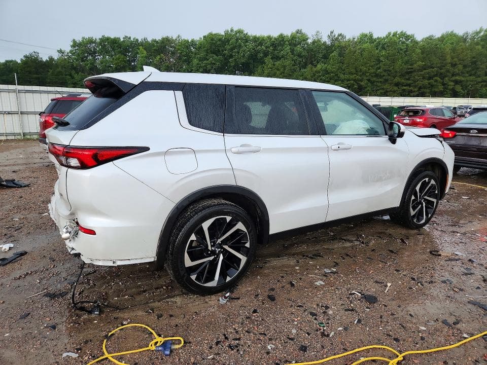 2024 MITSUBISHI OUTLANDER SE 3