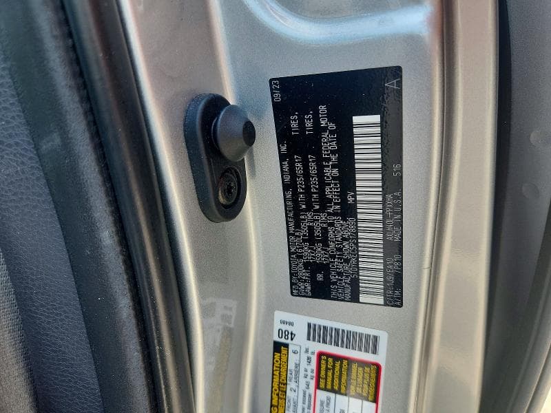 2023 TOYOTA SIENNA XLE 13