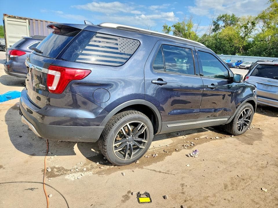 2017 FORD EXPLORER XLT 3