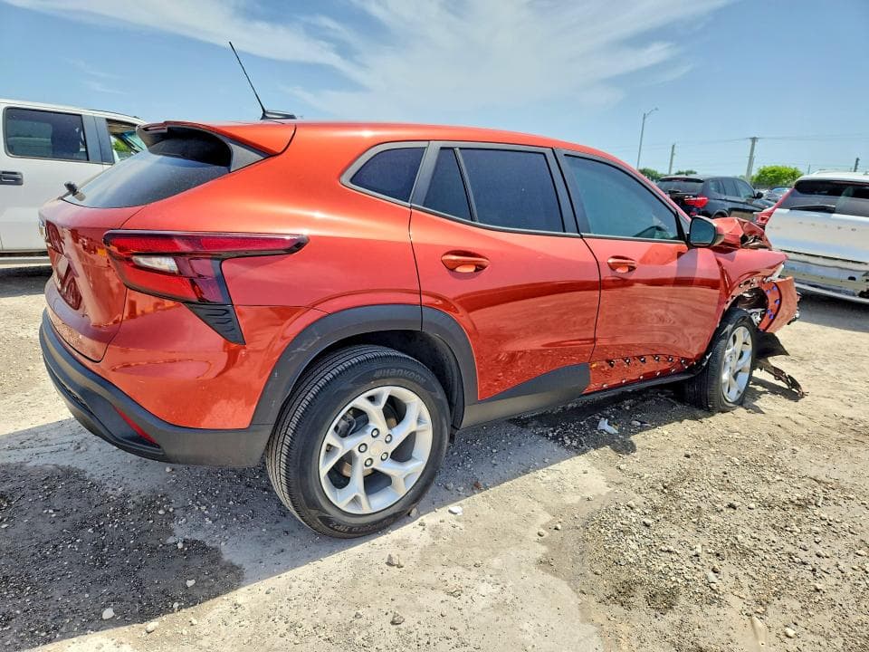 2024 CHEVROLET TRAX LS 3