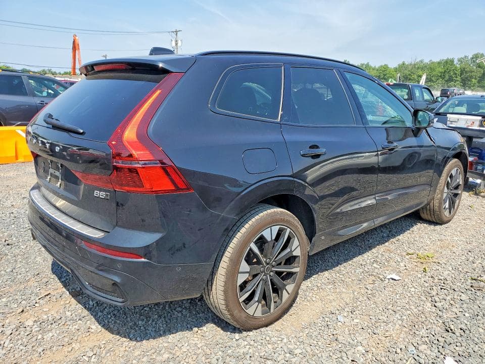 2026 VOLVO XC60 PLUS 3