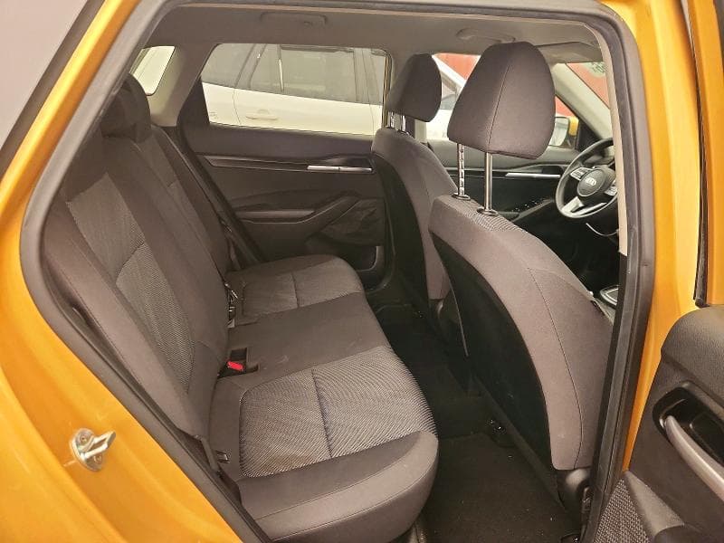 2021 KIA SELTOS LX 11