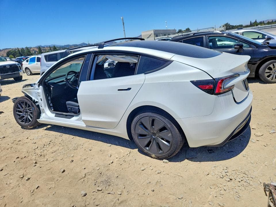 2026 TESLA MODEL 3 2