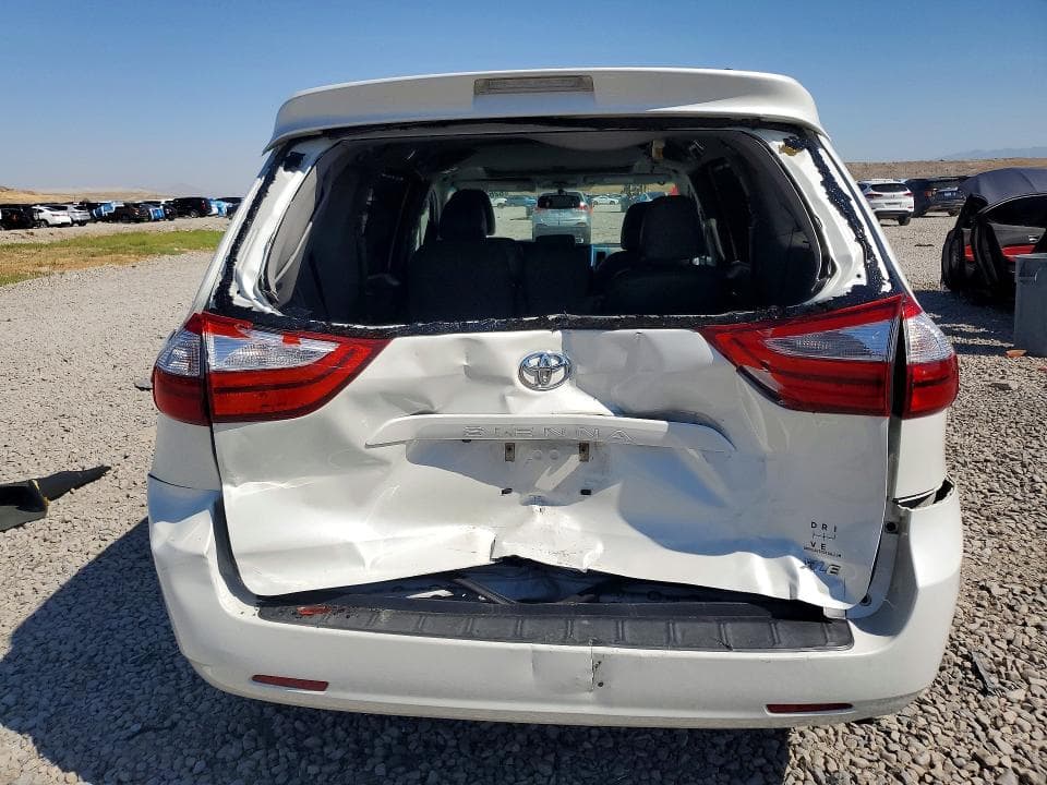 2017 TOYOTA SIENNA XLE 8-PASSENGER 6