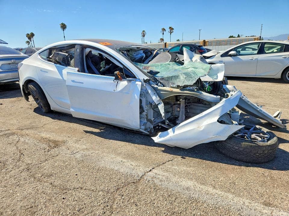 2018 TESLA MODEL 3 4