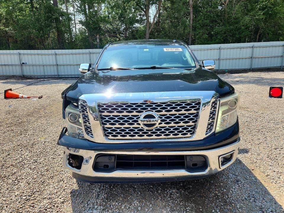 2017 NISSAN TITAN SL 5