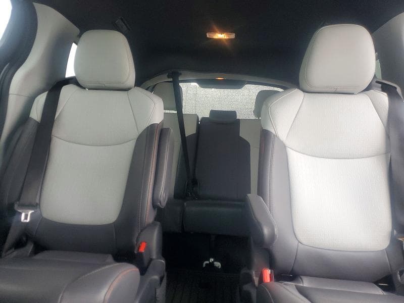 2023 TOYOTA SIENNA XSE 7-PASSENGER 10