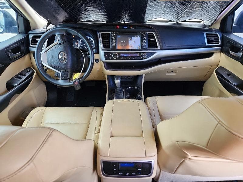 2017 TOYOTA HIGHLANDER XLE 8