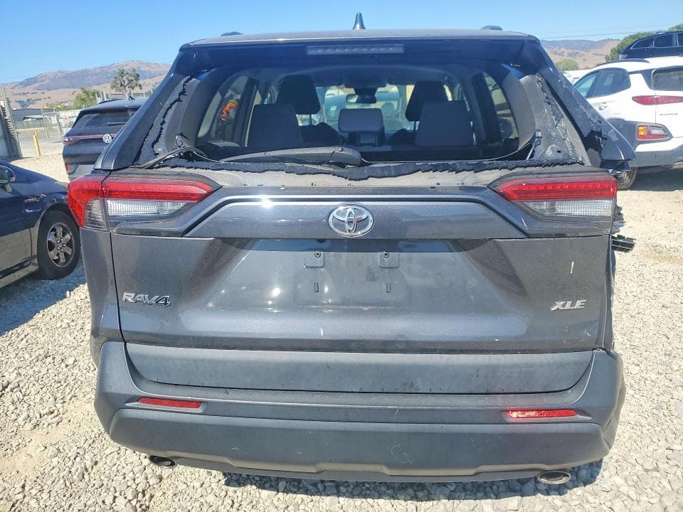 2021 TOYOTA RAV4 XLE 6
