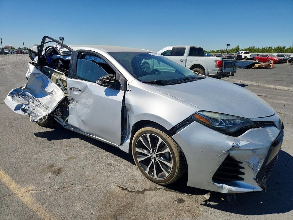 2018 TOYOTA COROLLA SE 4