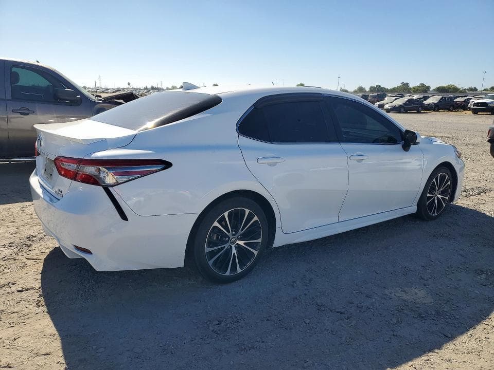 2019 TOYOTA CAMRY HYBRID SE 3