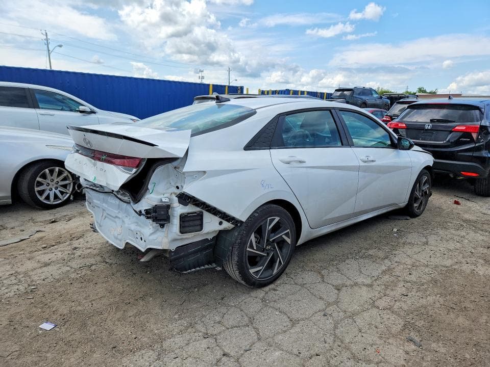 2025 HYUNDAI ELANTRA SEL SPORT 3