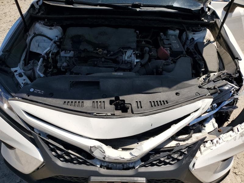 2018 TOYOTA CAMRY SE 11