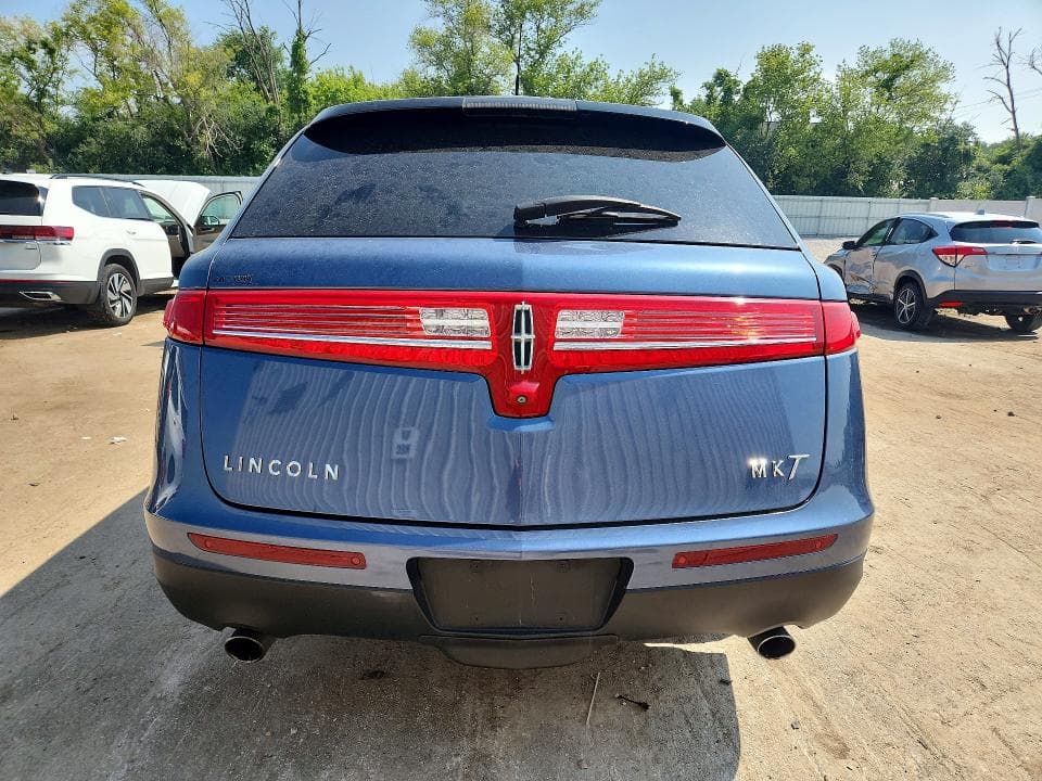 2019 LINCOLN MKT 6