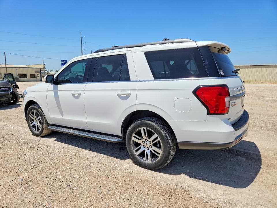 2022 FORD EXPEDITION XLT 2
