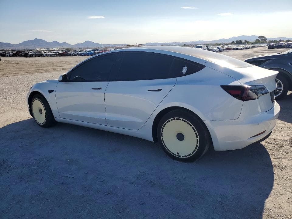 2022 TESLA MODEL 3 2