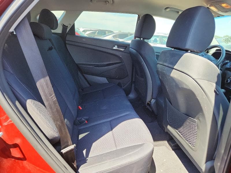 2020 HYUNDAI TUCSON SE 10