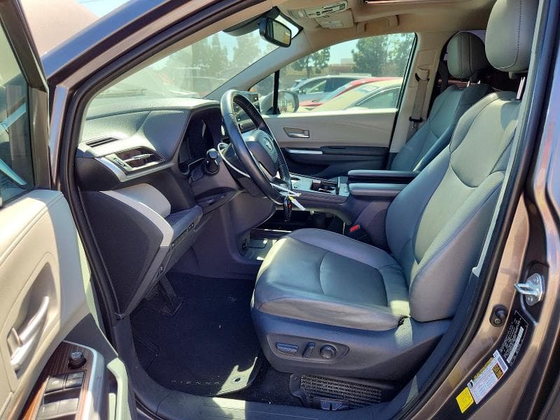 2021 TOYOTA SIENNA XLE 7