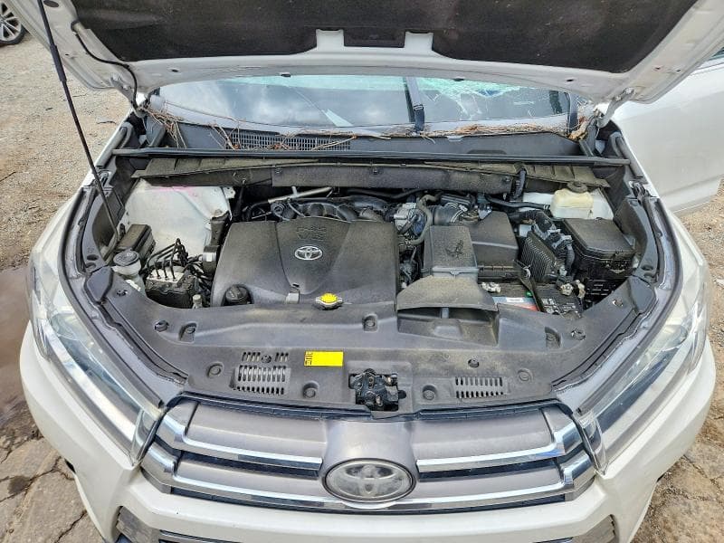 2017 TOYOTA HIGHLANDER LIMITED 12
